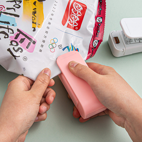 Mini Heat Bag Sealing Machine Package Sealer Bags Thermal Plastic Food Bag Closure Portable Sealer Packing